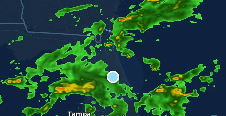 The radar in Cirrus at night: rain across Florida in green, yellow, and orange where it falls hardest.